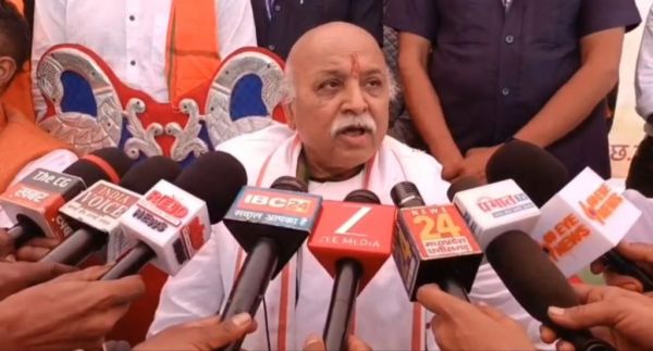 प्रवीण तोगड़िया ने घर-घर भगवा लहराने का अभियान किया शुरू, कहा-