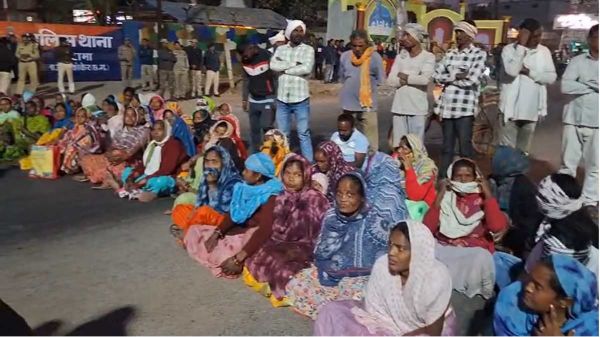 जेल में कांग्रेस नेता की मौत पर बवाल : हाईवे पर आदिवासी समाज का चक्काजाम जारी