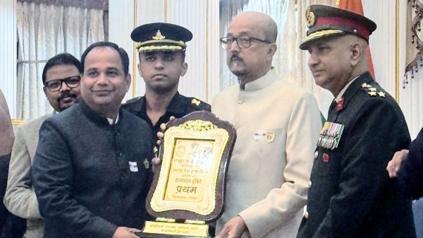 सशस्त्र सेना झंडा दिवस कोष के लिए किए सर्वाधिक 18 लाख रुपए संग्रहित, राज्यपाल रमेन डेका ने कलेक्टर डॉ. गौरव सिंह को किया सम्मानित&hellip;