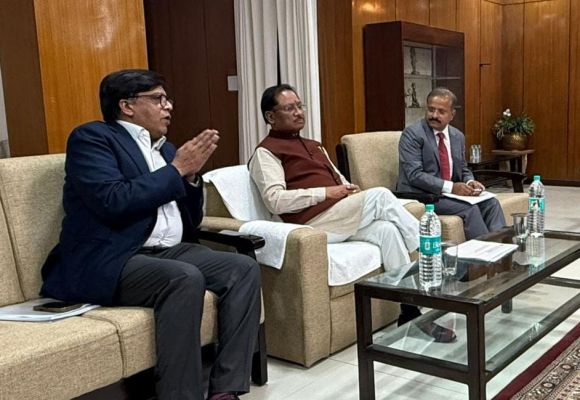 मुख्यमंत्री विष्णु देव साय ने मध्यप्रदेश में नई सिंचाई तकनीक 'प्रेशर इरिगेशन नेटवर्क' की प्रस्तुति का किया अवलोकन