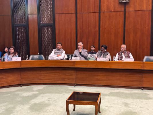 प्राक्कलन समिति की बैठक में सांसद बृजमोहन ने रखा प्रस्ताव, रायपुर को मिले 100% ग्रीन एनर्जी एयरपोर्ट