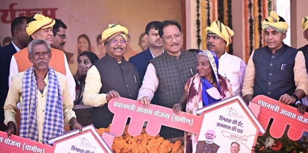 मुख्यमंत्री सोनाखान में आयोजित शहीद वीर नारायण सिंह की शहादत दिवस पर आयोजित श्रद्धांजलि सभा में हुए शामिल