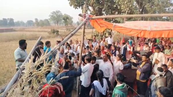 चंगाई सभा को लेकर फिर विवाद : ईसाई समुदाय और ग्रामीणों के साथ हिंदू संगठन आमने-सामने, थाने पहुंचा मामला