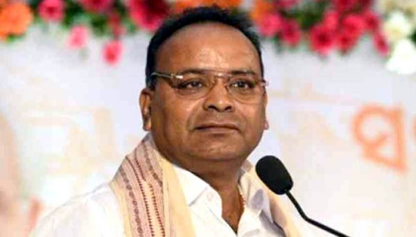 जब अजय चंद्राकर ने नेता प्रतिपक्ष से पूछा, आप कल दिल्ली गये थे या हैदराबाद, फिर महंत बोले, कल तो आप मेरी जगह थे&hellip;