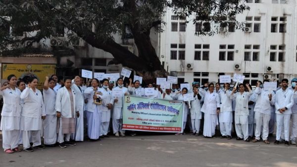 नर्सिंग ऑफिसर्स एसोसिएशन का 11 सूत्रीय मांगों को लेकर चरणबद्ध आंदोलन जारी, 29 दिसंबर से अनिश्चितकालीन हड़ताल की चेतावनी