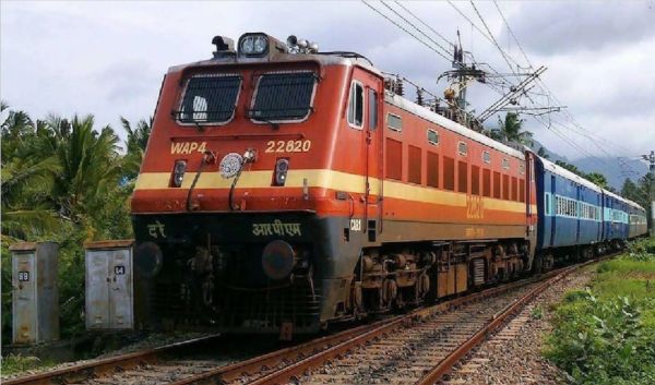 यात्रीगण कृपया ध्यान दें, रेलवे ने रद्द की 21 ट्रेनें, कई प्रभावित&hellip;