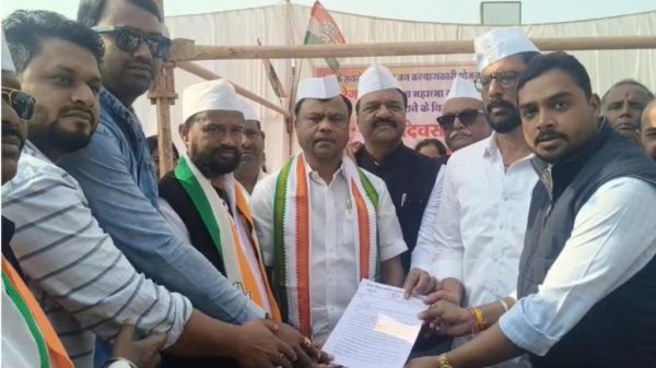 मनरेगा का नाम बदलने का विरोध तेज, कांग्रेस का धरना प्रदर्शन, दीपक बैज का आरोप&mdash;सरकार योजना को समाप्त करना चाहती है