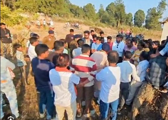 धर्मांतरित महिला के शव दफन को लेकर विवाद, नगरी में घंटों रहा तनाव का माहौल