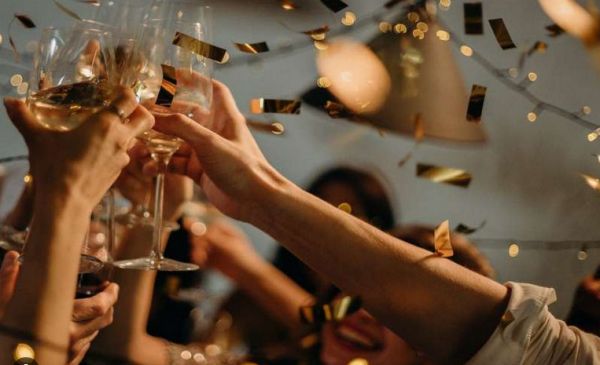 न्यू ईयर जश्न पर रायपुर पुलिस अलर्ट : होटल-बार संचालकों के लिए सख्त नियम, उल्लंघन पर होगी कड़ी कार्रवाई