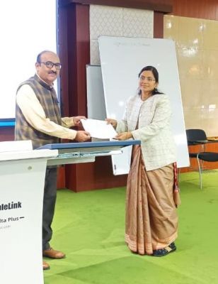 &ldquo;ई-ऑफिस प्रदर्शन में उत्कृष्ट अधिकारियों को मिला सम्मान, मुख्य सचिव विकास शील ने दिए प्रशंसा पत्र&rdquo;