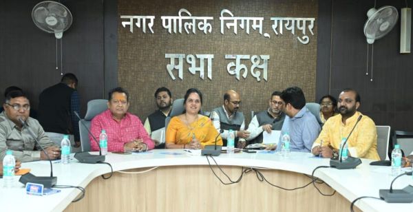 रायपुर MIC की बैठक में कई अहम फैसले : शहर के इन मार्गों को घोषित किया गया नो-फ्लेक्स जोन, जल बोर्ड और जलभराव समेत 17 प्रस्तावों पर लगी मुहर