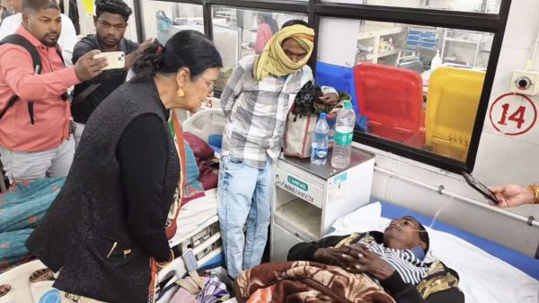 कोरबा में धान का टोकन नहीं मिलने से परेशान आदिवासी किसान ने पीया जहर, सांसद ज्योत्सना महंत ने सरकारी सिस्टम पर उठाए सवाल