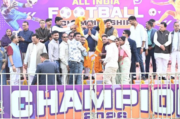 मुख्यमंत्री विष्णु देव साय के मुख्य आतिथ्य में सीएम ट्रॉफी ऑल इंडिया फुटबॉल चैंपियनशिप का भव्य समापन