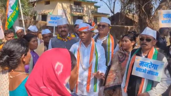 मनरेगा नाम परिवर्तन के विरोध में कांग्रेस का &ldquo;मनरेगा बचाओ संग्राम&rdquo;, दीपक बैज के नेतृत्व में चित्रकोट में जनसंपर्क पदयात्रा