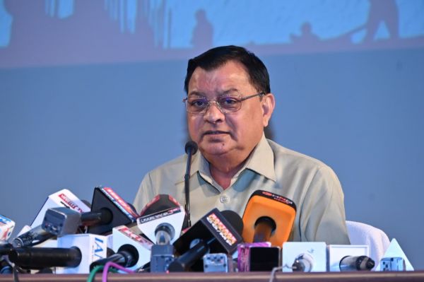 श्रम विभाग की बड़ी उपलब्धियां: दो वर्षों में 11.40 लाख श्रमिक पंजीकृत, 804.77 करोड़ की सहायता&mdash; मंत्री लखनलाल देवांगन