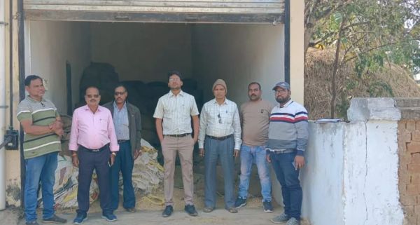 अवैध धान पर प्रशासन का कड़ा प्रहार, तीन फर्म सील 