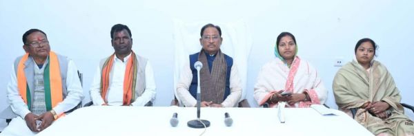 सरकार की योजनाओं का लाभ समाज के अंतिम व्यक्ति तक पहुंचाएं: मुख्यमंत्री विष्णु देव साय