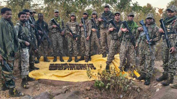 अबूझमाड़ में सुरक्षाबलों की बड़ी कामयाबी, जंगल से 82 बीजीएल सेल बरामद, नक्सलियों की साजिश नाकाम