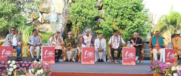 रायपुर साहित्य उत्सव के समापन समारोह में शामिल हुए राज्यपाल रमेन डेका