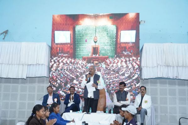 युवा संसद में सांसद बृजमोहन अग्रवाल का संवाद, छात्रों ने पूछे लोकतंत्र से जुड़े सवाल