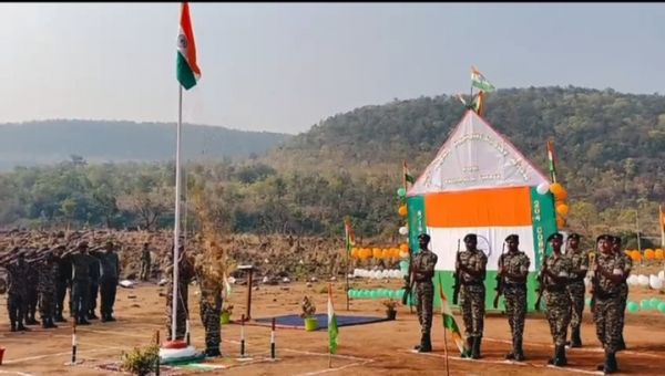 कर्रेगुट्टा की पहाड़ियों पर जवानों ने लहराया तिरंगा, यहीं एक माह तक चलाया था नक्सल ऑपरेशन