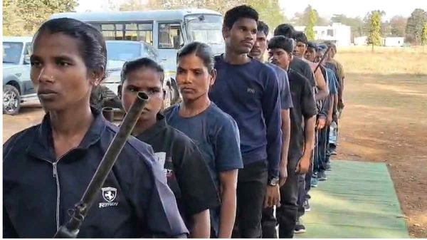 खात्मे की ओर माओवाद: 21 नक्सलियों ने हिंसा का रास्ता छोड़ किया आत्मसमर्पण, सिर पर था 76 लाख रुपए का ईनाम&hellip;