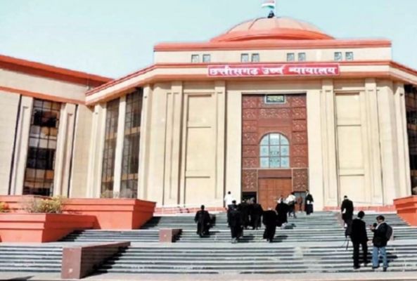 बिलासपुर हाई कोर्ट ने जी.पी.एफ. वसूली मामले में रिटायर लेक्चरर को दी राहत, महालेखाकार के आदेश को किया रद्द