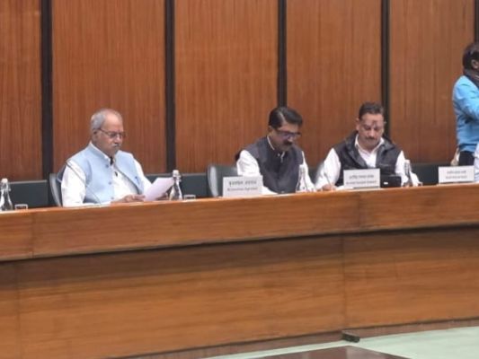 एस्टीमेट कमेटी की बैठक में सांसद बृजमोहन अग्रवाल ने बिजली परियोजनाओं और नवीकरणीय ऊर्जा की प्रगति पर की चर्चा