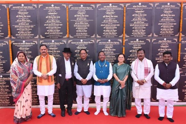 मुख्यमंत्री ने कोरिया महोत्सव का किया शुभारंभ, जिलेवासियों को 156 करोड़ से अधिक के विकास कार्यों की दी सौगात