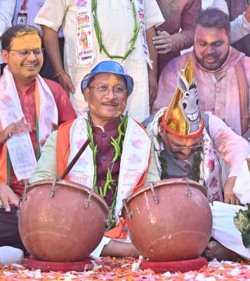रायपुर प्रेस क्लब के होली मिलन समारोह &ldquo;रंगोत्सव&rdquo; मुख्यमंत्री हुए शामिल