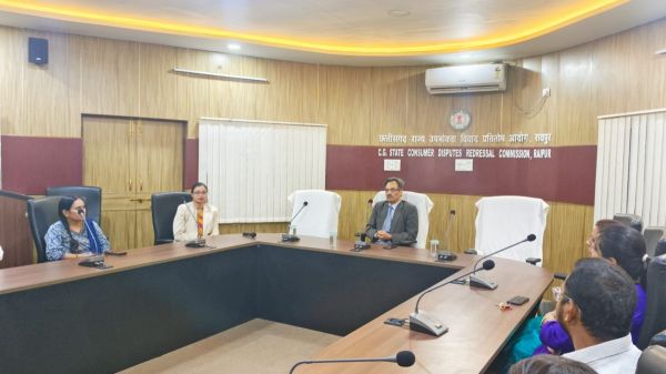 उपभोक्ता अधिकारों की रक्षा हम सबकी जिम्मेदारी: रजिस्ट्रार श्रीनिवास तिवारी