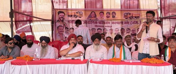 सिलतरा-धरसींवा में ट्रांसपोर्ट हड़ताल: उद्योग ठप्प, संघ पर निजी हित साधने के आरोप