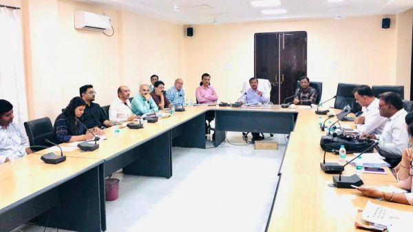 बायोमेडिकल वेस्ट प्रबंधन पर संभाग स्तरीय मंथन, कमिश्नर महादेव कावरे ने वजन आधारित शुल्क व्यवस्था लागू करने के दिए निर्देश