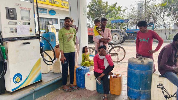 ईरान&ndash;इजराइल युद्ध के बीच बिलासपुर में डीजल पर सख्ती: डिब्बों में बिक्री बंद, निगरानी तेज