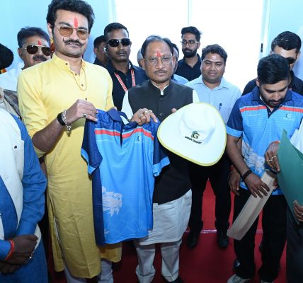 मुख्यमंत्री विष्णु देव साय ने आज जशपुर में क्रिकेट एकेडमी का किया शुभारंभ