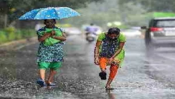 छत्तीसगढ़ में मौसम का बदला मिजाज: तीन दिन तक गरज-चमक, तेज हवाओं और बारिश का अलर्ट