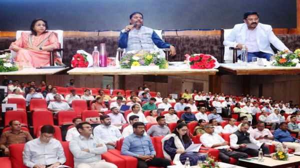 वन विभाग की समीक्षा बैठक: कश्यप बोले&mdash;योजनाओं का असर अब जमीन पर दिखे