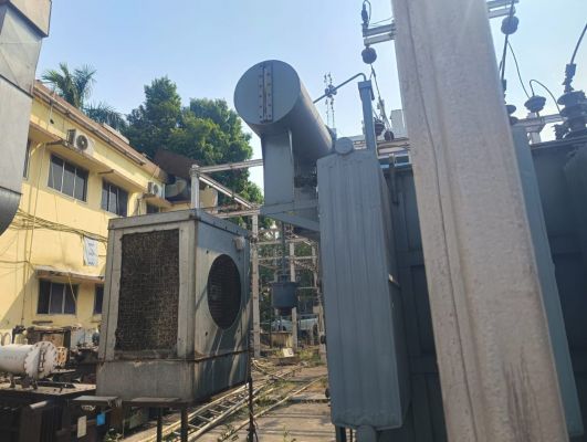 झुलसाती गर्मी में ट्रांसफॉर्मर भी बेहाल, रायपुर में ठंडा रखने कूलर का सहारा