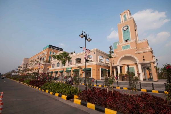 उपभोक्ता आयोग का बड़ा फैसला: मॉल में वसूला जा रहा पार्किंग चार्ज गैरकानूनी