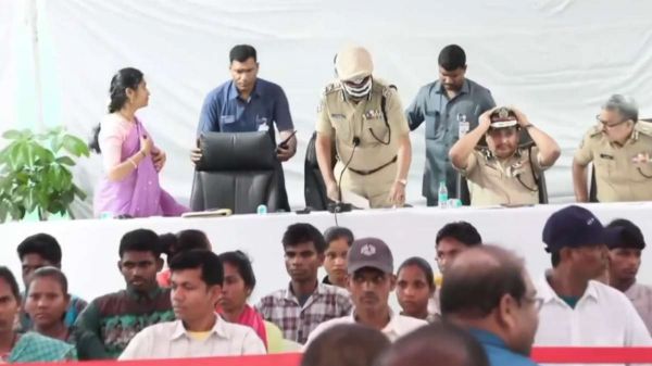 दक्षिण बस्तर DVC को बड़ा झटका : तेलंगाना में 47 नक्सलियों का ऐतिहासिक आत्मसमर्पण