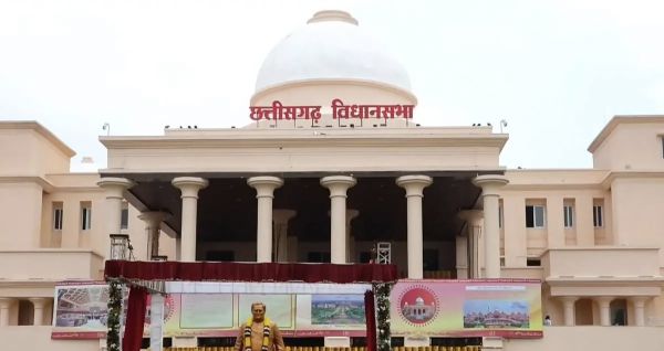 नारी शक्ति वंदन अधिनियम पर छत्तीसगढ़ विधानसभा में गरमाई सियासत, BJP-कांग्रेस में तीखी बयानबाज़ी