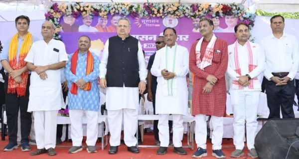 मुख्यमंत्री विष्णु देव साय सुशासन तिहार अंतर्गत राजनांदगांव में आयोजित जनसमस्या निवारण शिविर में हुए शामिल