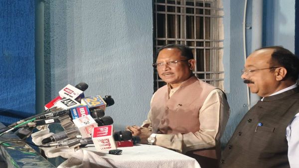 सीएम और दोनों डिप्टी सीएम गुवाहाटी रवाना, साय ने कहा &ndash; असम में तीसरी बार बनी BJP की सरकार, हिमंता सरकार के शपथ ग्रहण में होंगे शामिल
