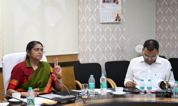 निकायों में सुशासन, जवाबदेही और जन सेवा को दें सर्वोच्च प्राथमिकता, नगरीय प्रशासन विभाग की सचिव शंगीता आर. ने वीडियो कॉन्फ्रेसिंग से ली सभी 194 निकायों की बैठक