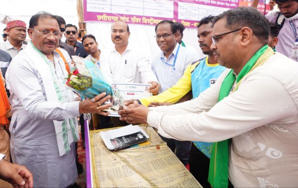 सुशासन तिहार 2026: CM साय से हितग्राहियों ने कहा- मुख्यमंत्री बिजली बिल भुगतान समाधान योजना से मिली बड़ी राहत