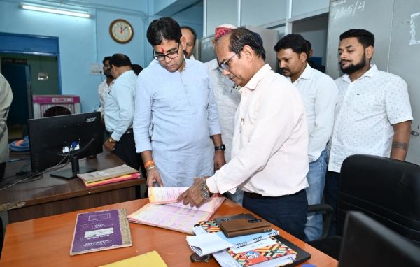 ​उच्च शिक्षा मंत्री टंक राम वर्मा का औचक निरीक्षण: महाविद्यालय में व्यवस्था सुधारने के दिए कड़े निर्देश, छात्रों के लिए बनेगा &lsquo;हेल्प डेस्क&rsquo;