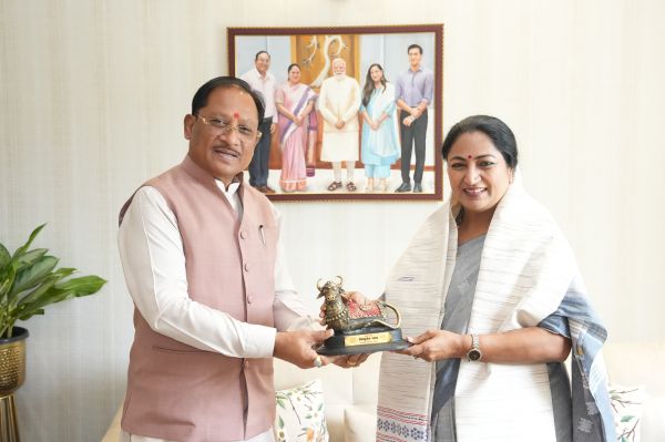 नई दिल्ली में मुख्यमंत्री विष्णु देव साय ने दिल्ली की मुख्यमंत्री रेखा गुप्ता से की मुलाकात