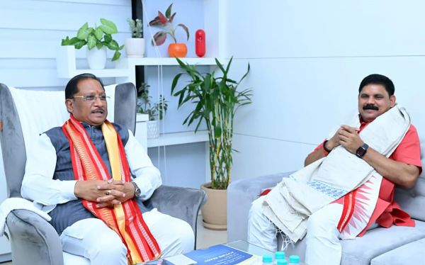 मुख्यमंत्री&nbsp; साय से केंद्रीय कोयला एवं खान राज्य मंत्री सतीश चंद्र दुबे ने की मुलाकात
