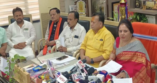 रायपुर नगर निगम MIC बैठक: पेयजल संकट, गार्बेज डिपो और महादेव घाट जीर्णोद्धार समेत 18 एजेंडों पर हुई चर्चा, कई प्रस्तावों को मिली मंजूरी