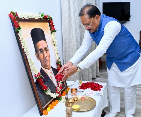 मुख्यमंत्री ने स्वातंत्र्यवीर विनायक दामोदर सावरकर की जयंती पर उन्हें किया नमन